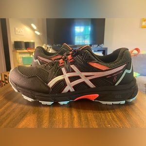 BRAND NEW Asics (11 Wide)